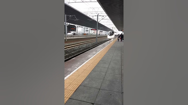 China 🇨🇳 Fastest Train 700 KM/H OMG 😳