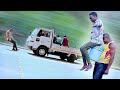 BALAA Jamaa Anazuia Magari 2 Kwa Pamoja Na Kuyavuta Kwa Meno BALAA Jamaa Anazuia Magari 2 Kwa Pamoja Na Kuyavuta Kwa Meno