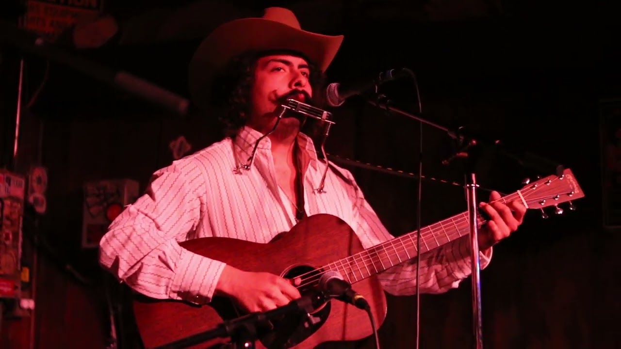 Folk Singer by Ruben Octavio Live at Hole in The Wall (Austin, Texas)