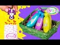 Abriendo  juguetes de banana con accesorios y calcomanías