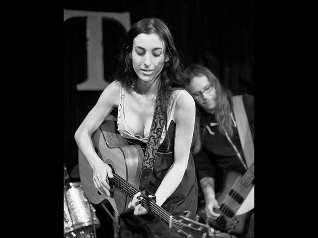 Marissa Nadler | Famous Blue Raincoat