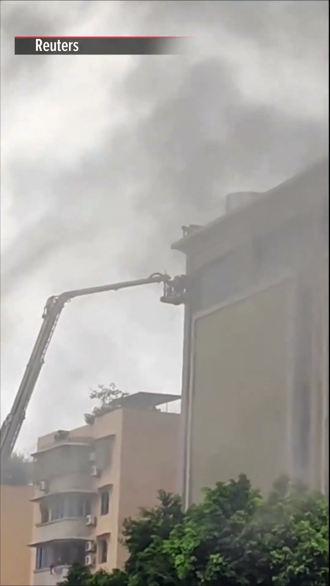 Fire at China shopping center kills 16