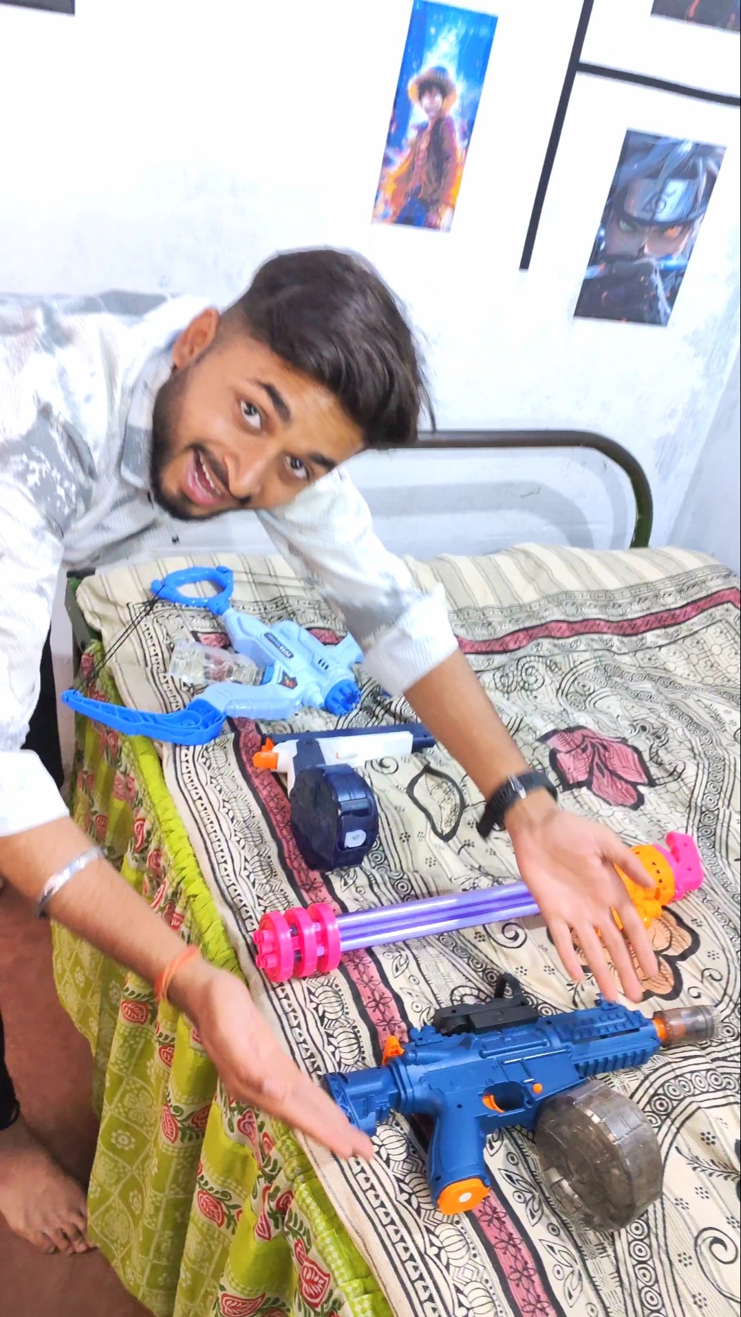 Itna Sara Holi ??? Ka Gadgets ?? #shorts