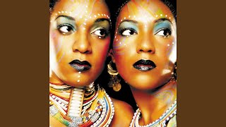 Video-Miniaturansicht von „Les Nubians - One Step Forward“