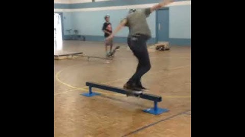 Backside 270 lip slide