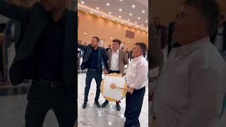 Arap Ve Kürt Genci Ortada