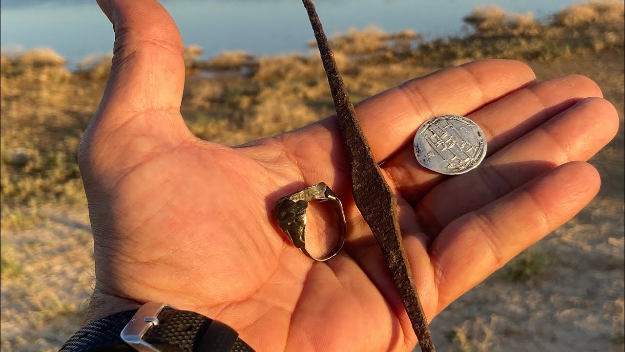 رجل توفاه الله فوجدت مقتنياته بعد ألف سنة تحت صخرة المسجد