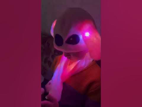 шапка с двигающимися ушами - YouTube