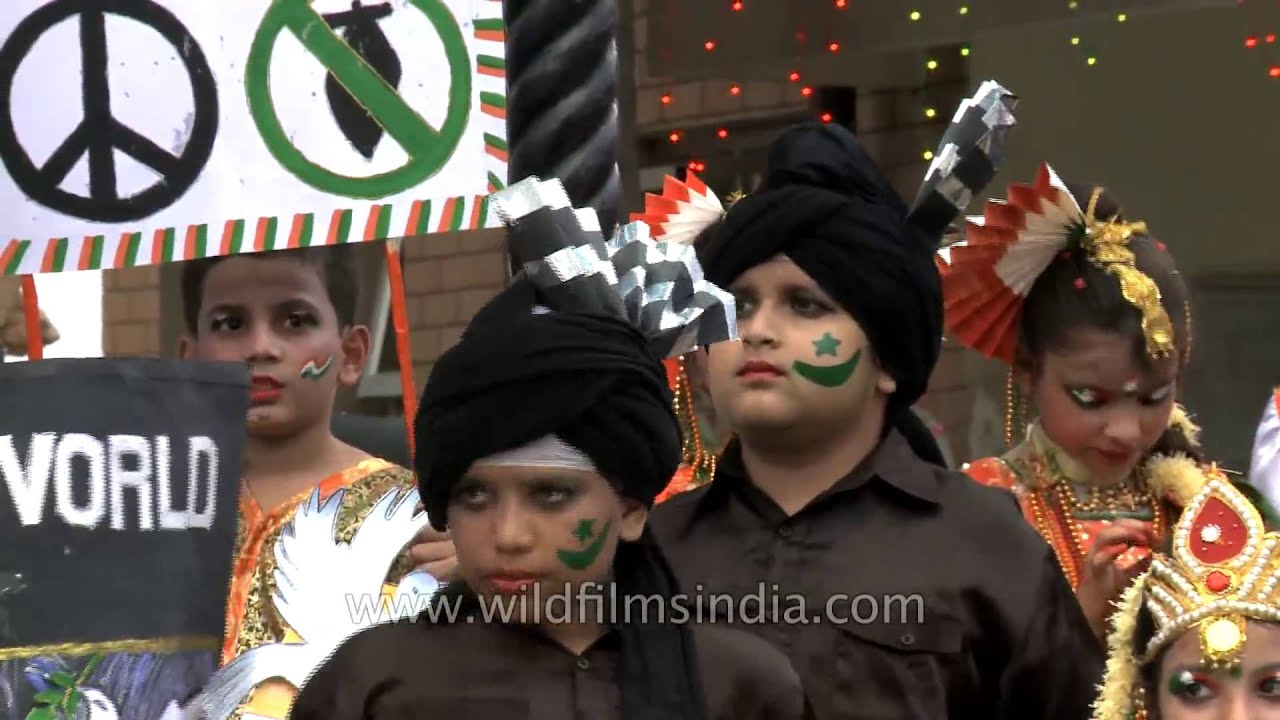 clips for crocs An Indo Pakistani story of bombastic pageantry at Wagah border