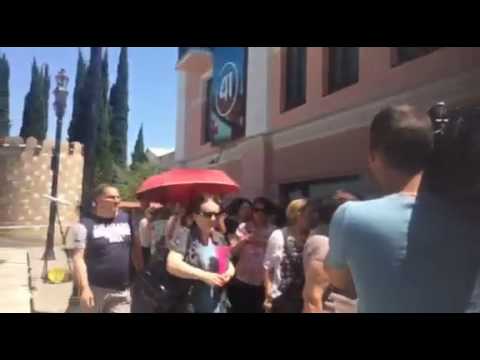 „ბავშვთა სამყაროს“ დაზარალებულების აქცია „ქართული ოცნების“ ოფისთან