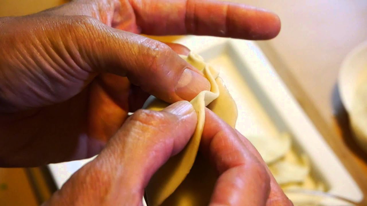 Gyoza Japanese Dumplings (RECIPE)－餃子の作り方 - YouTube