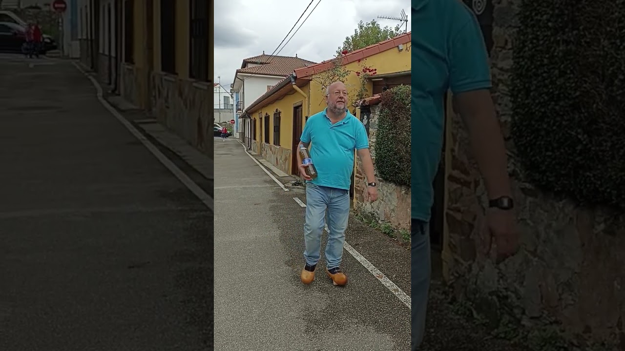 Paseo por Muros de Nalón, para estrenar les madreñas que compre en EL PARQUE.