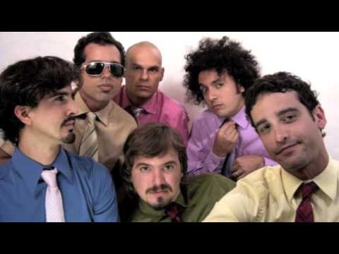 Watch the video for Yo Quiero Una Mujer