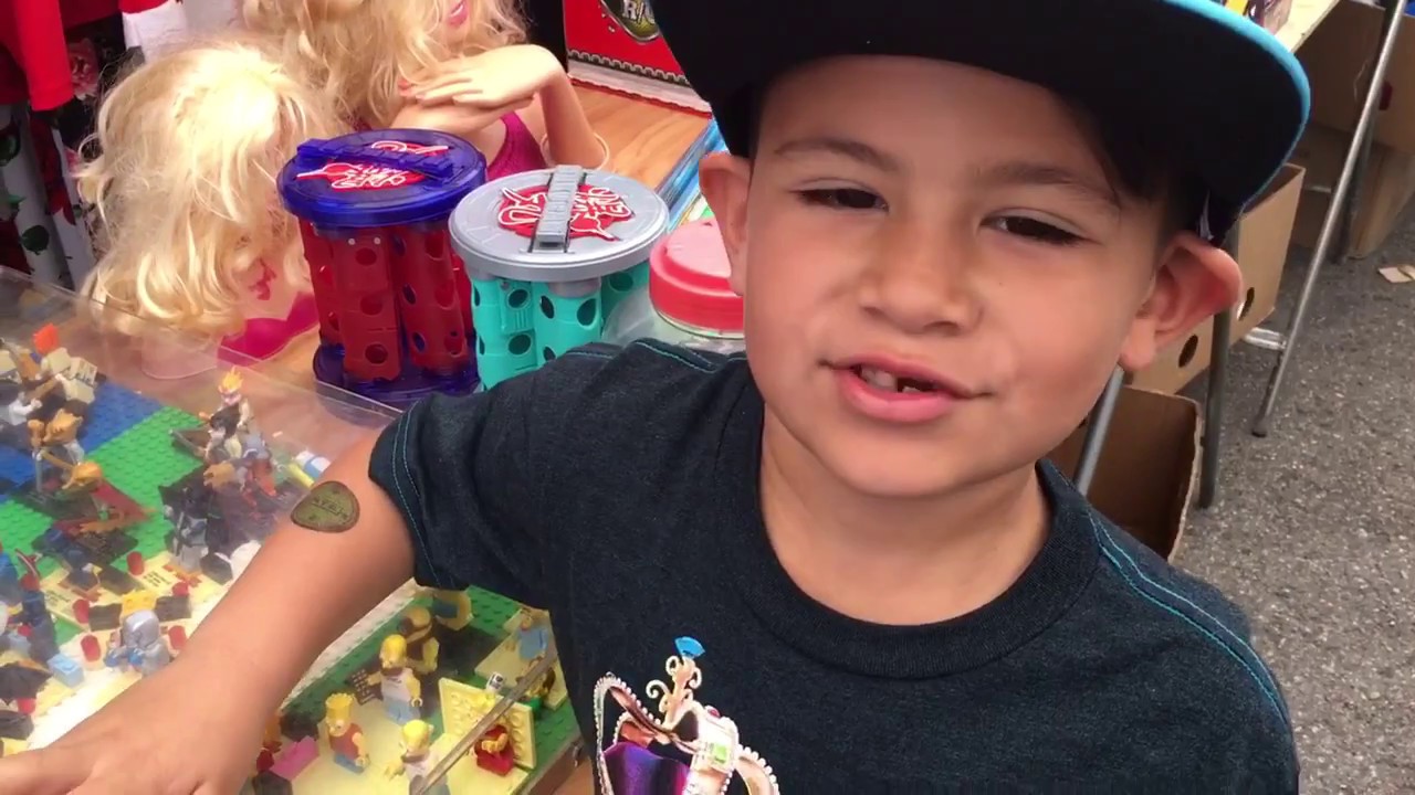 Lego Minifigure Swapmeet Haul. (WE GOT SCAMMED 😓)