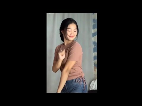 CHIKA YANG VIRAL DI TIKTOK😲VERSI EDIT FREE FIRE💛🤣