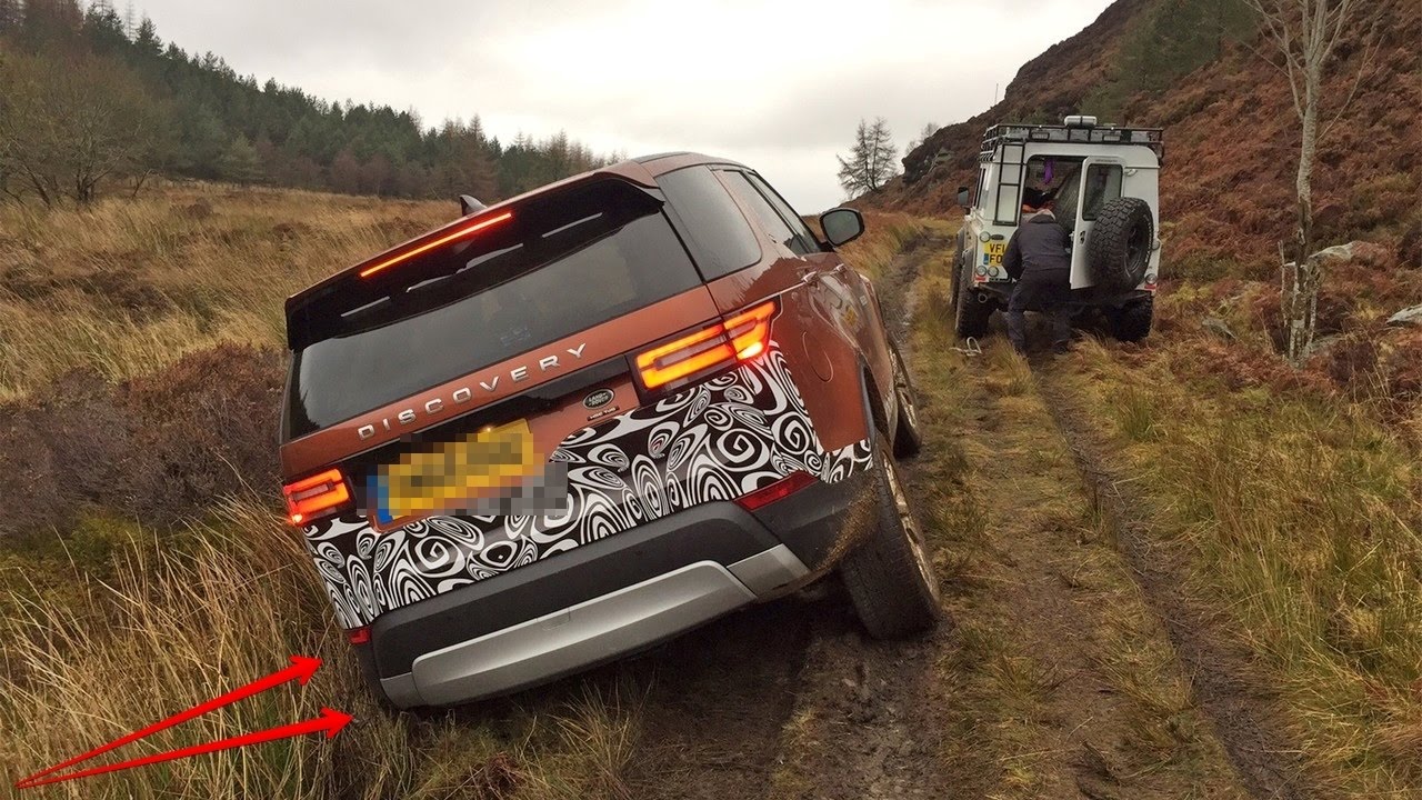 Подключи дискавери. Land Rover Discovery 5. Дефендер Дискавери 5. Дискавери 5 vs Дефендер 2020. Лебедка на Дискавери 5.