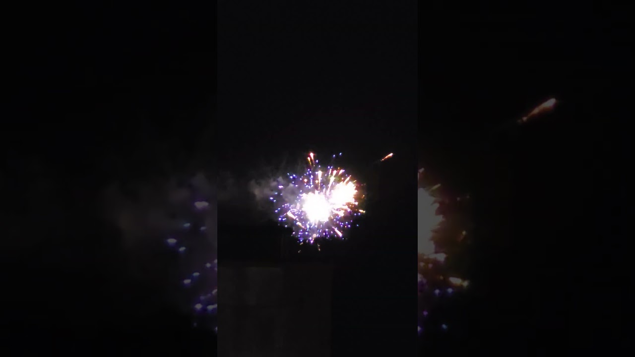 View Best Cantabria 1 - “Fuegos artificiales en Entrambasaguas 🎆✨ #Shorts”