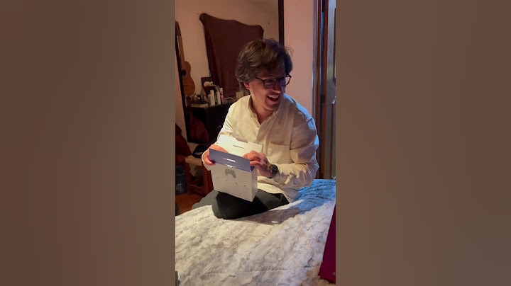 Esposa regala a su esposo un PlayStation 5  y reacciona como niño #viral #ps5