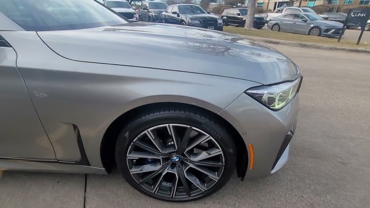 2021 BMW 7 Series  740i