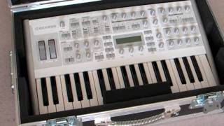 Access Virus TI2 Polar Flight Case screenshot 4