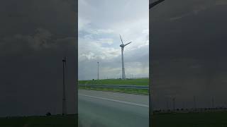 Windpark Stößen mit Enercon und Vestas Anlagen am 25.07.2025 aus dem Auto aus gefilmt.