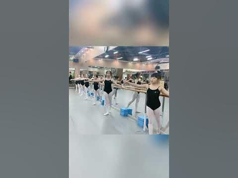 Chinese ballet dance students daily training.    体操服 白丝 大袜