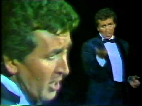 Francisco Valladares en "Yo te quiero vida mía" número musical de "Por la calle de Alcalá"