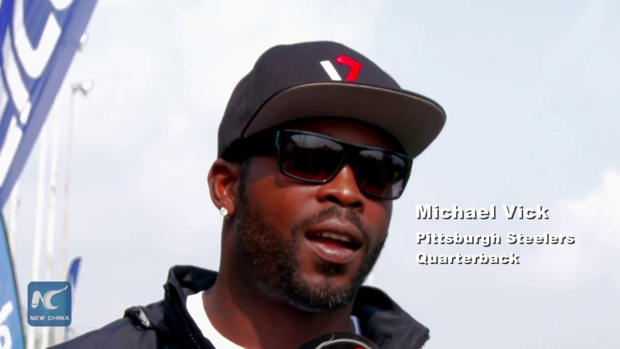 U.S. NFL stars in Mexico to train and enjoy friendship with fans and players