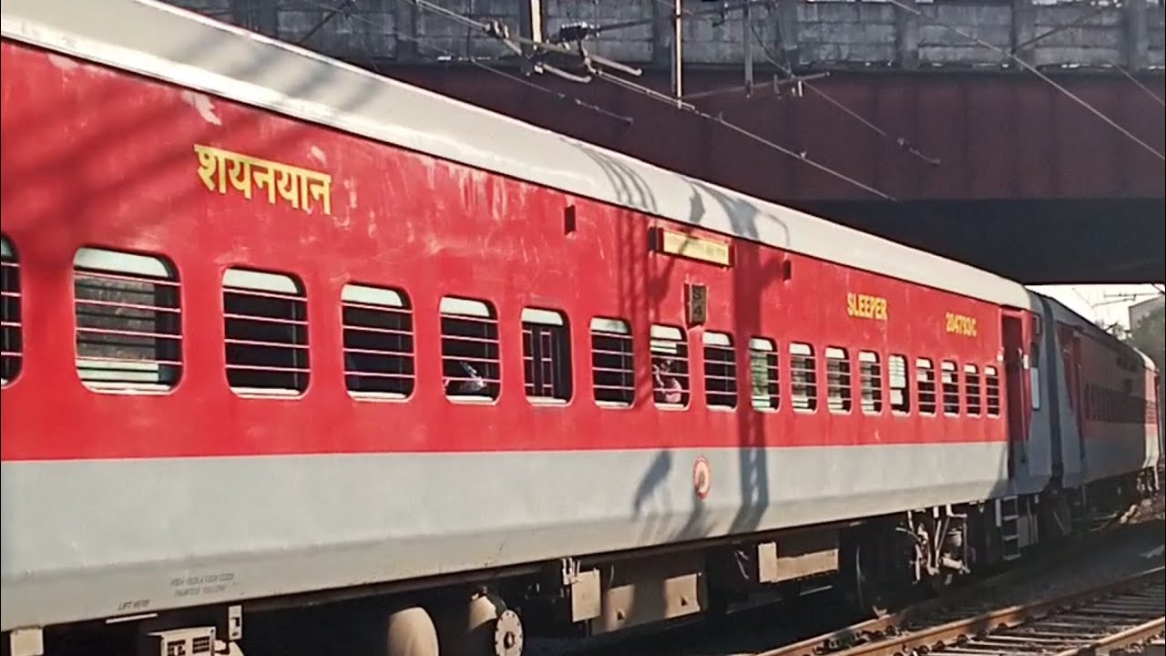 02138 Punjab Mail | Entering Gwalior Junction With Ajni Wap 7 