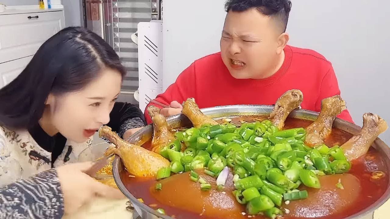 My stupid husband wouldn't let me eat pork knuckle  so I asked him to try mustard