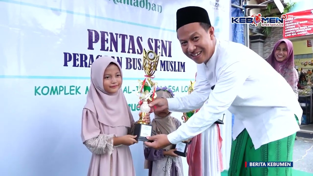 Kreatif, Jalan Desa Disulap Jadi Catwalk Fashion Show Anak