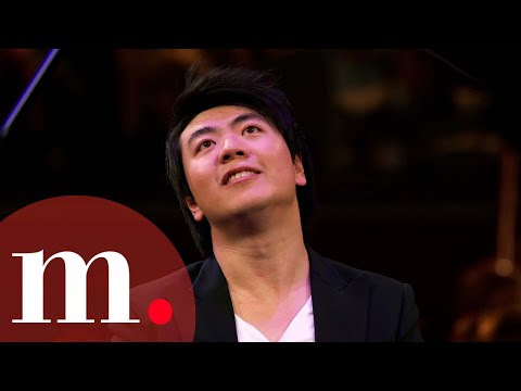 Lang Lang performs \