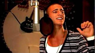 Maluma - Loco     (Imágenes de apoyo en estudio) chords