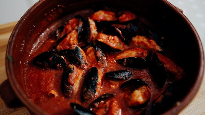 Stuffed Mussels in Sauce – A Traditional Apulian Recipe