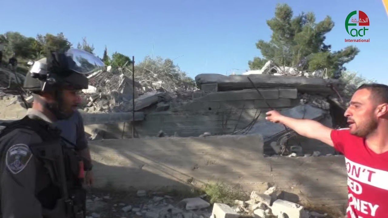 الاحتلال يهدم منزل في بلدة صوريف الخليل   5 نيسان 2016