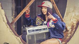 Inside the backstage: Second Chance Store, your urban vintage style