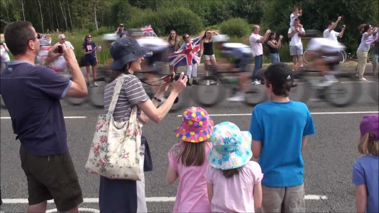 London 2012 Olympic Cycling, Men's Road Race Passes Esher