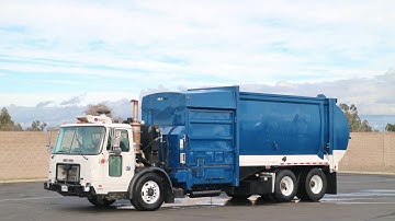 2008 Autocar McNeilus Manual / Automated Side Loader