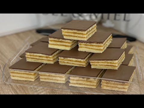 حلوة الطبقات الإسفنجية بالمربى و الشوكولا سهلة و تقطع كمية كبيرة