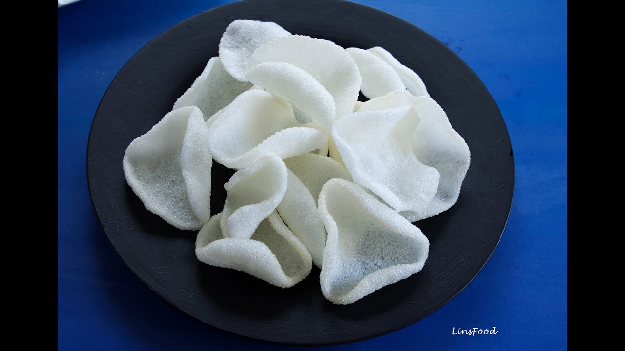 How to Fry Prawn Crackers at Home 