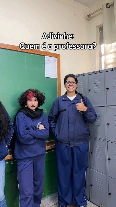 Adivinhe: quem é a prof? 👀 #professora #alunos #escola #humor