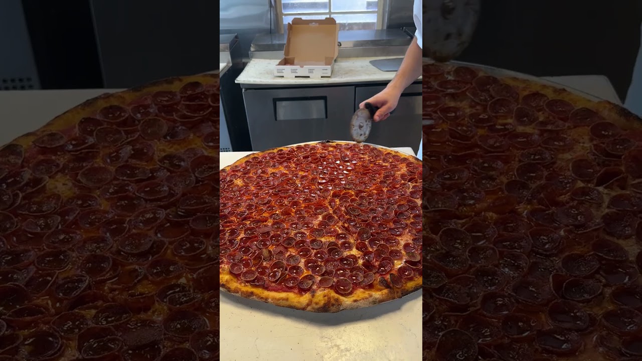 Triple pepperoni pizza 😍