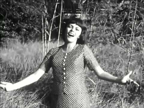 Video: Cum A Fost Cenzurată Mireille Mathieu