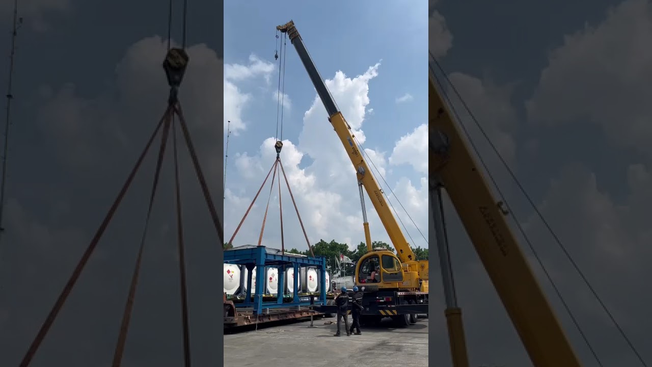 Mobilisasi isotank lifter