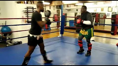 Remie Burke  & Carl light sparring @ Bonnie Canino...