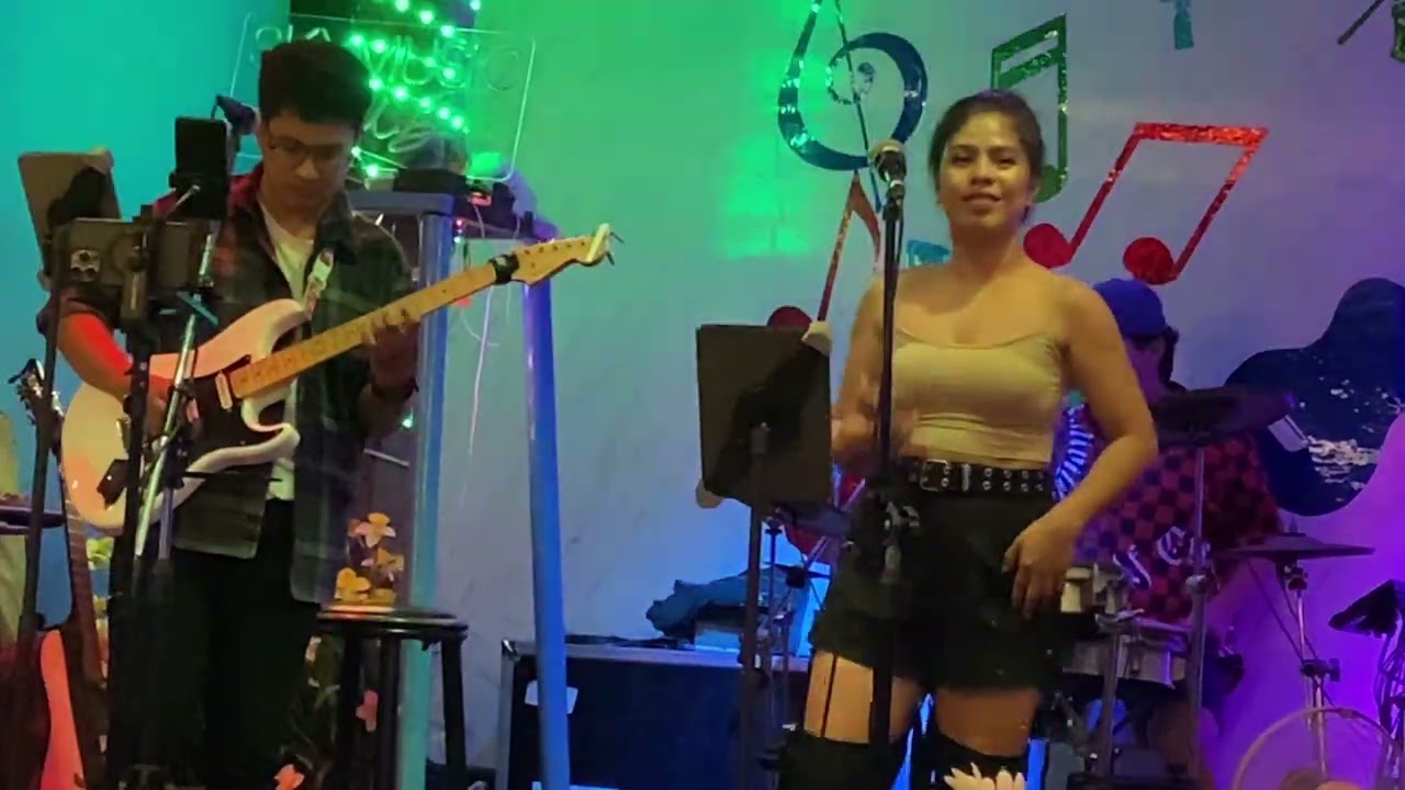 Carole King: It's too Late by Sky Music Bar. Good cover. Pattaya Live Music