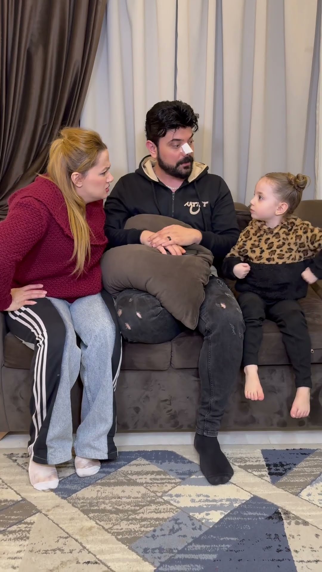 بدهم فلوس علقتهم حتى اهرب