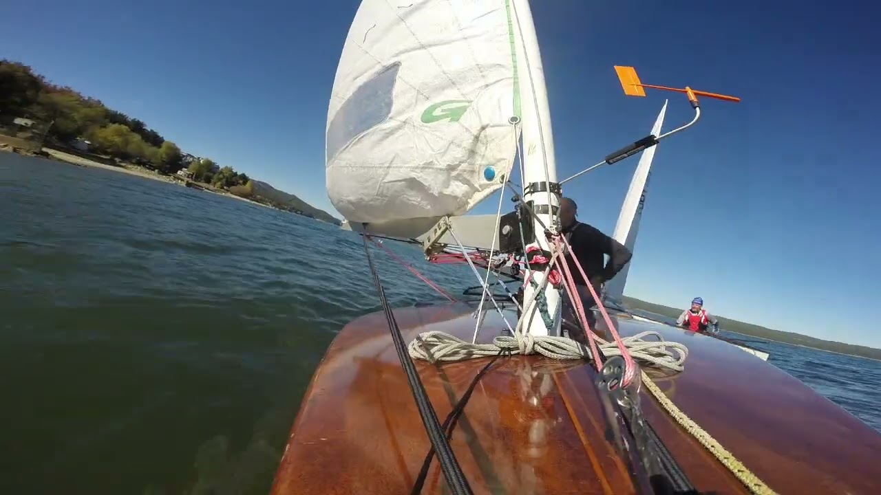 ⁣Ok Dinghy mark rounding