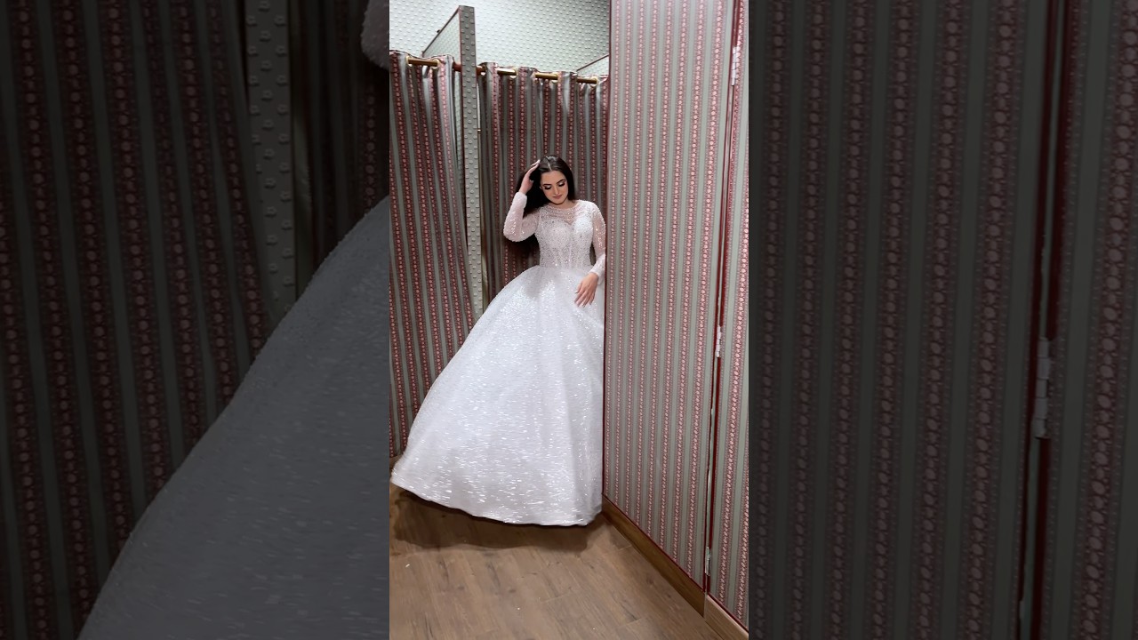 White Princess for Engagement this Christmas ! Parul Garg Senior Team ❤️🤍