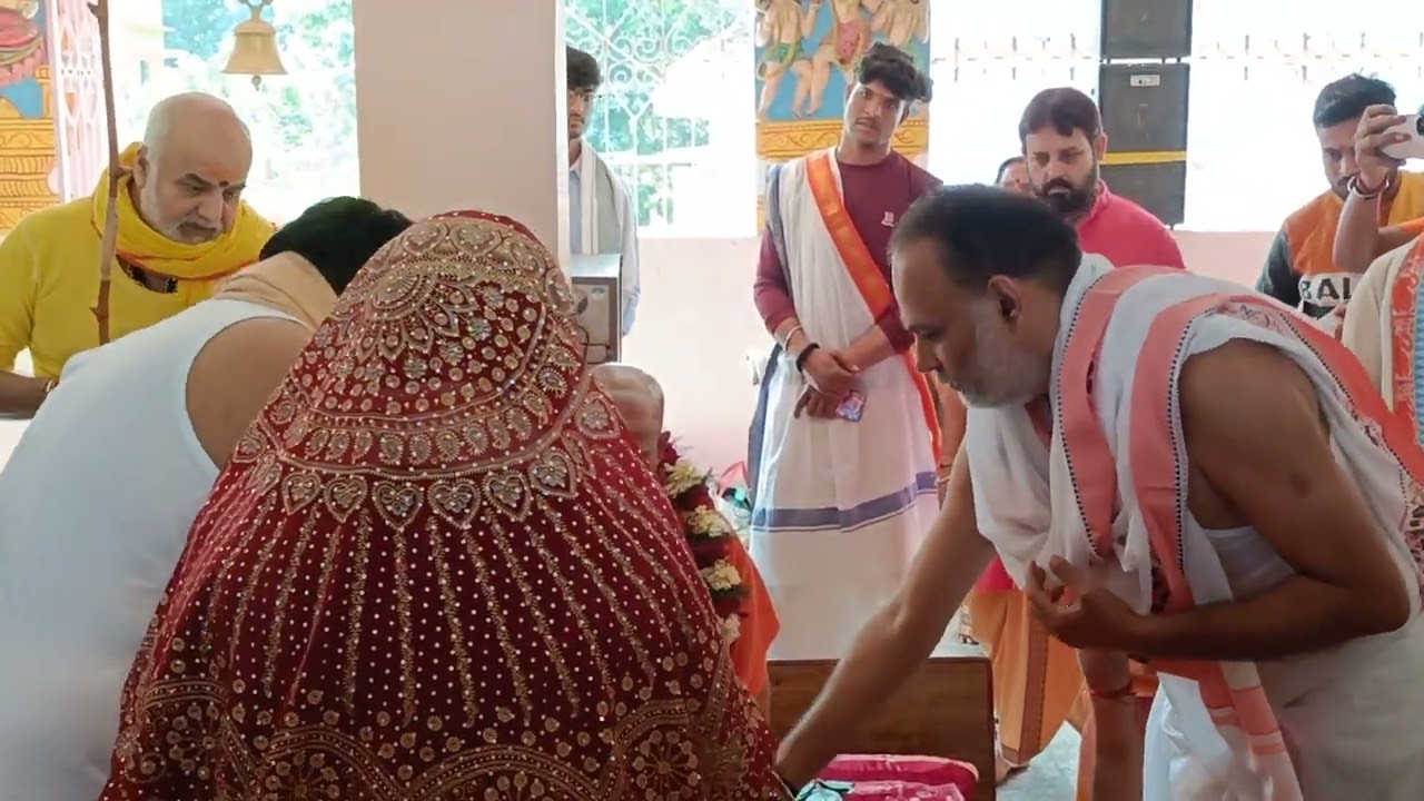 समीज आश्रम में शंकराचार्य जी का दर्शन